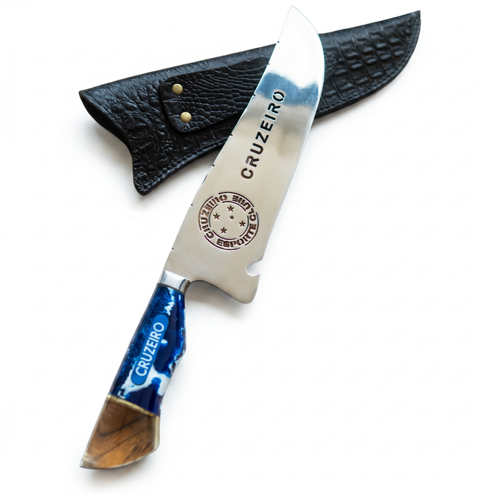 Faca de Churrasco Artesanal Personalizada CRUZEIRO | Aço Inox 420C com Cabo em Madeira e Resina + Bainha de Couro