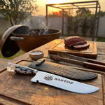 Faca de Churrasco Artesanal Personalizada SANTOS | Aço Inox 420C com Cabo em Madeira e Resina + Bainha de Couro