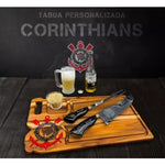 Tábua de Churrasco Personalizada com Escudo do Seu Time | Tábua de Carne em Madeira com Porta Molho e Canaletas
