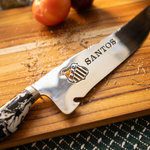 Faca de Churrasco Artesanal Personalizada SANTOS | Aço Inox 420C com Cabo em Madeira e Resina + Bainha de Couro