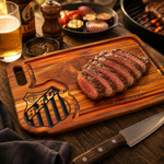 Tábua de Churrasco Personalizada SANTOS | Tábua de Carne em Madeira com Porta Molho e Canaletas